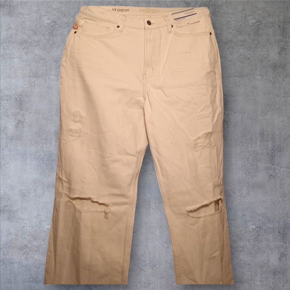 Skater-Girl High Waisted Distressed Jeans - Picture 1 of 5